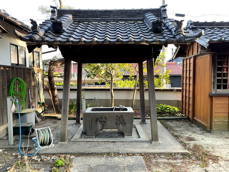 光照寺　水屋