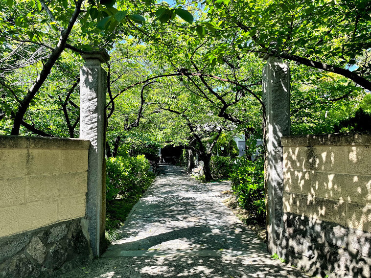 龍台院　山門