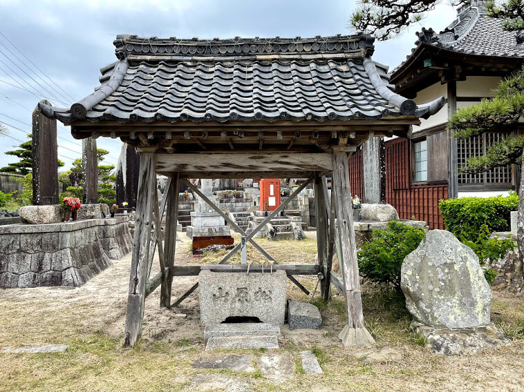 西方寺　水屋