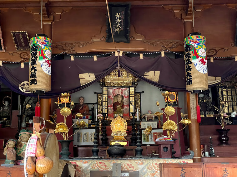 西方寺　またたき大師（別名：目たたき弘法）