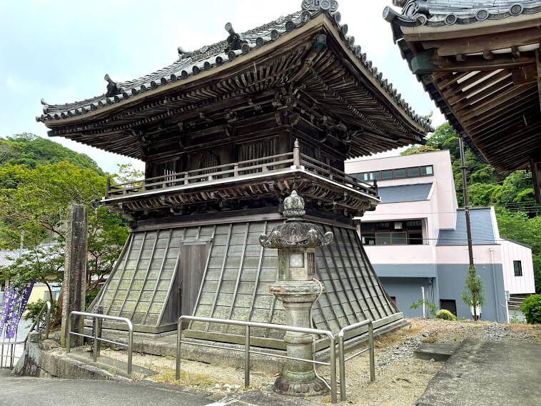 岩屋寺　鐘楼