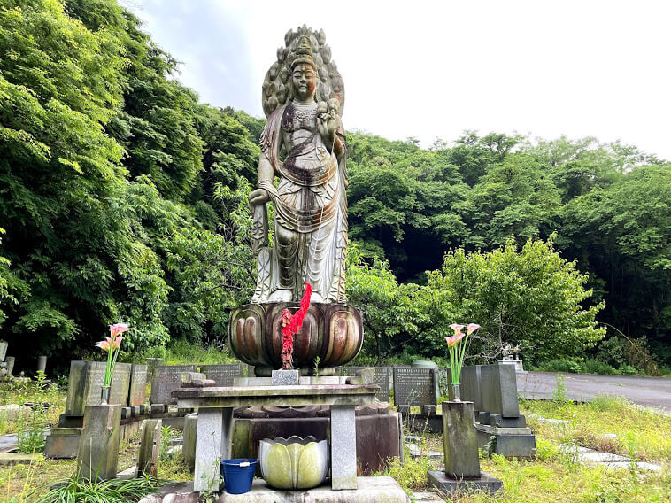 大宝寺　もくれん観音