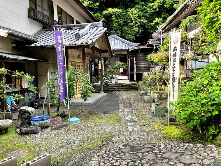 大宝寺 境内